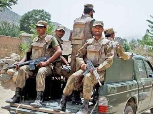 بنوں میں سیکیورٹی قافلے پر خودکش  حملہ : 9 فوجی شہید
